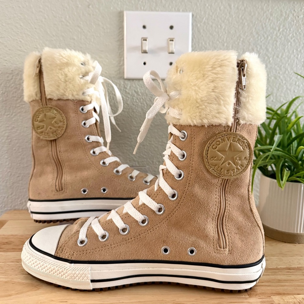 Converse RARE & HTF Tan Suede women Size 7 Fur Top Lace up Hi-Top Sneakers Boot.